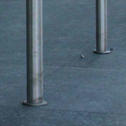 toppmontering, stålplate sveiset til å stolper med dekkape satt på toppen